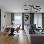 Amber Glow By - 3 Bedrooms, Parking סופוט