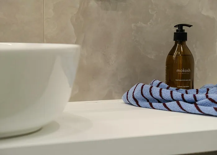 Amber Glow By - 3 Bedrooms, Parking *